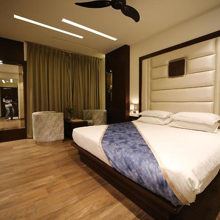 Hotel Prince Viraj Jabalpur Exteriör bild