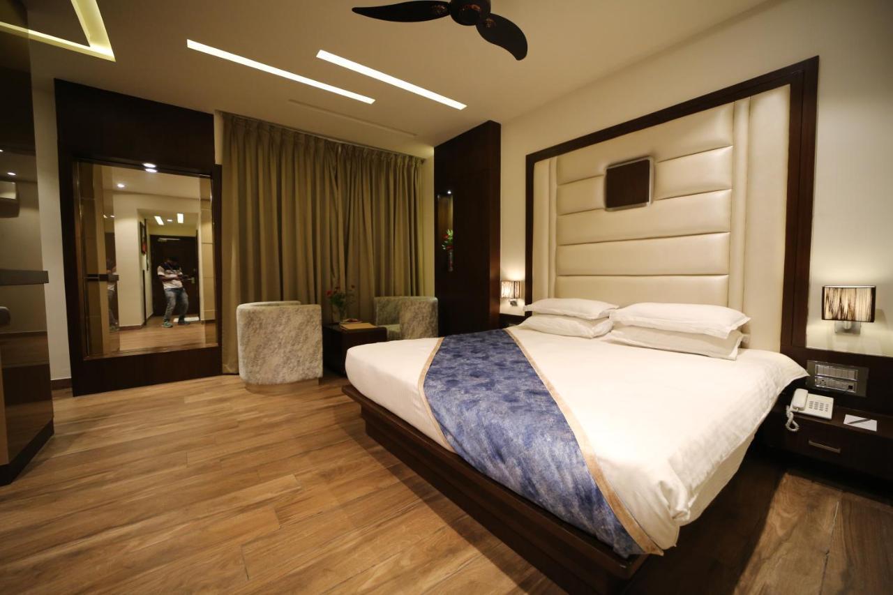 Hotel Prince Viraj Jabalpur Exteriör bild