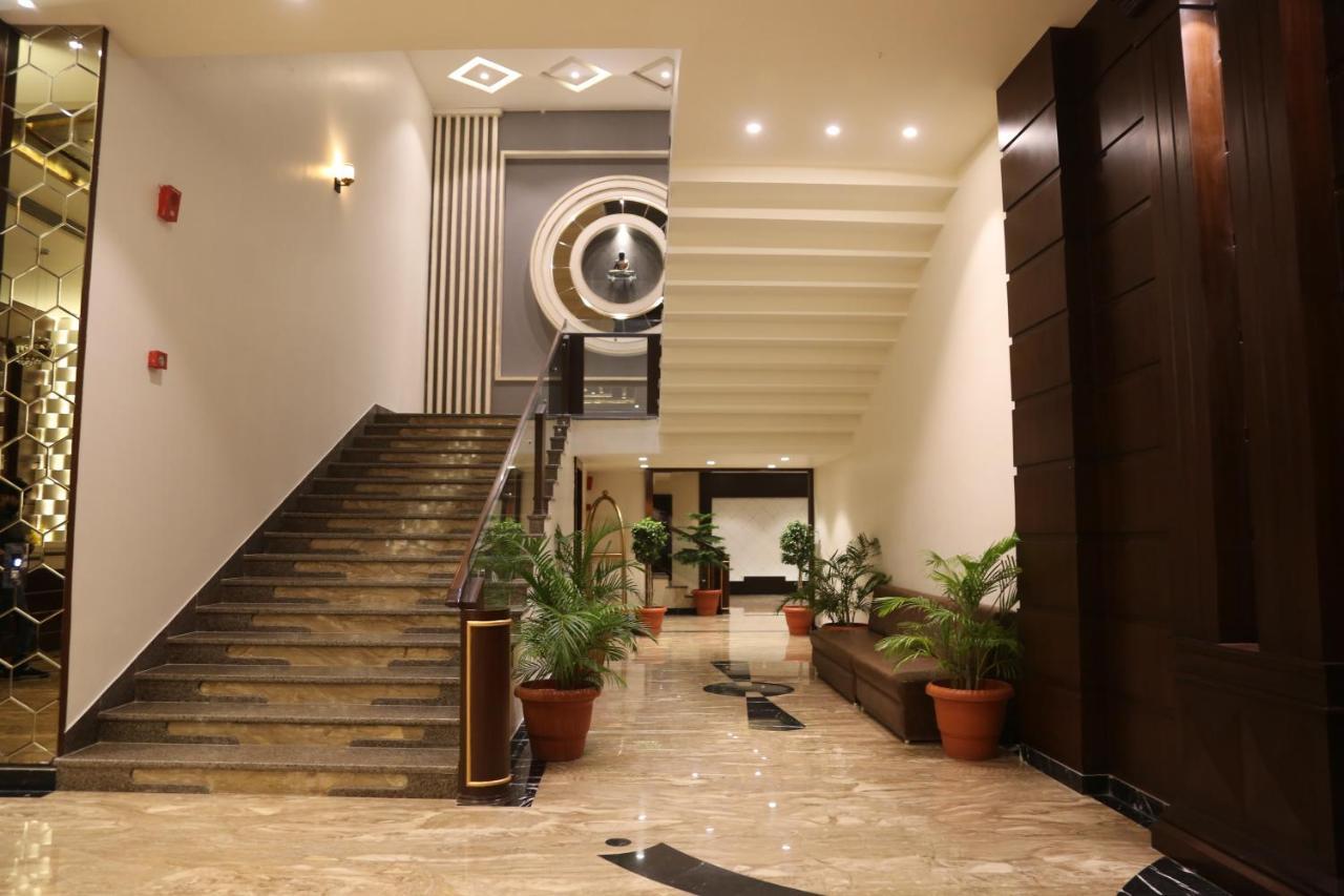 Hotel Prince Viraj Jabalpur Exteriör bild