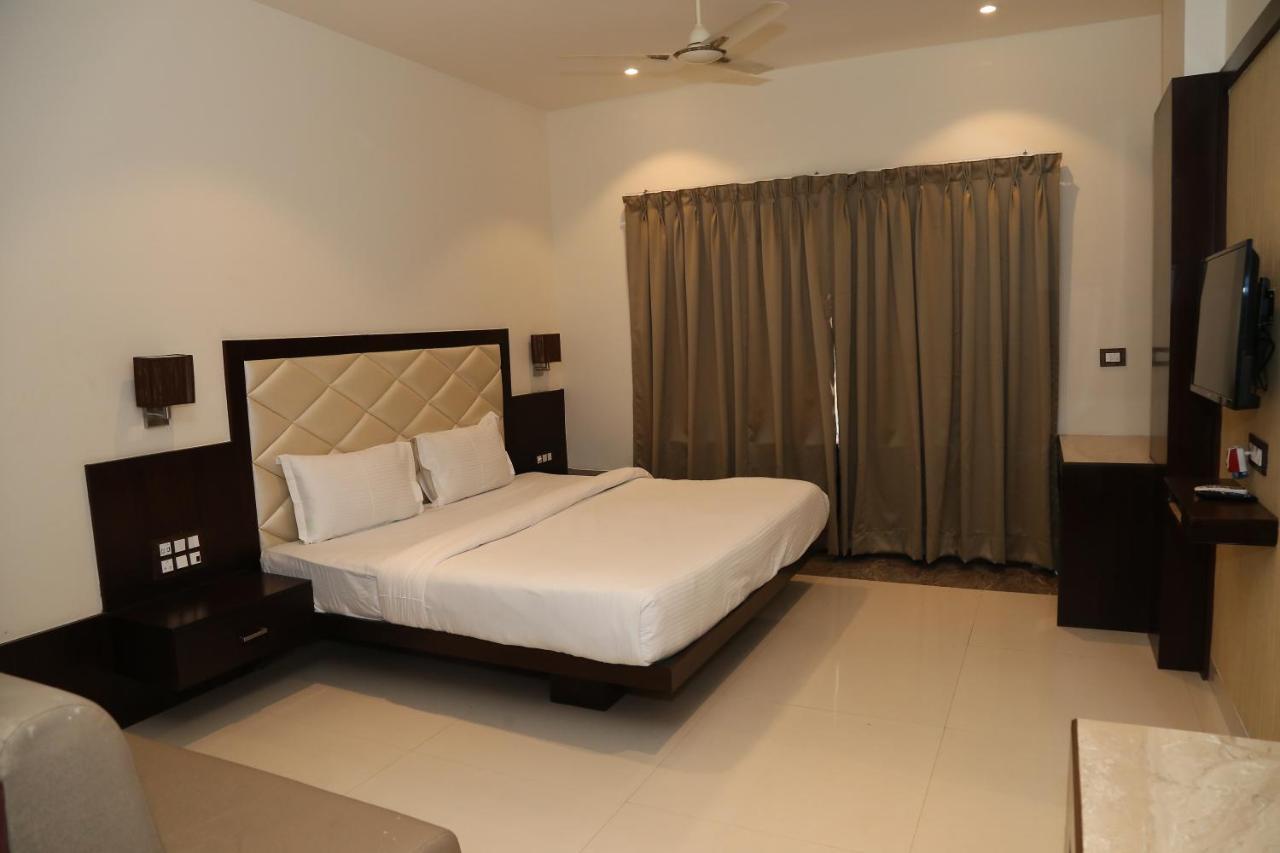 Hotel Prince Viraj Jabalpur Exteriör bild