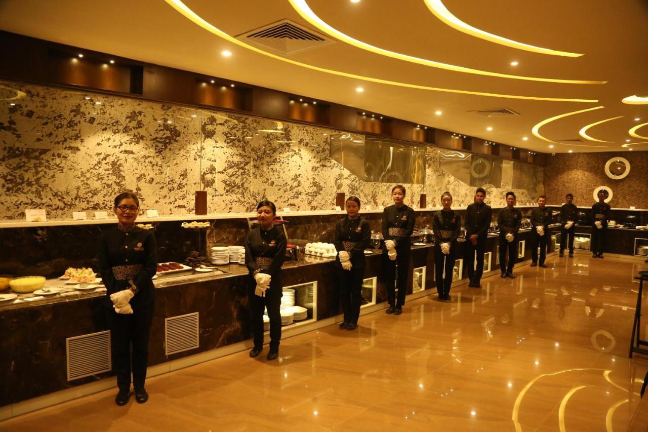 Hotel Prince Viraj Jabalpur Exteriör bild